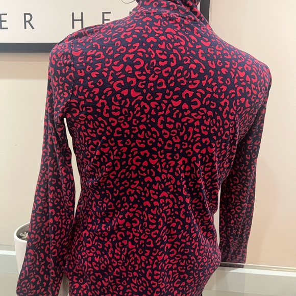 Vineyard Vines Navy and Red Leopard Print Long Sleeve Top - Picture 2 of 6